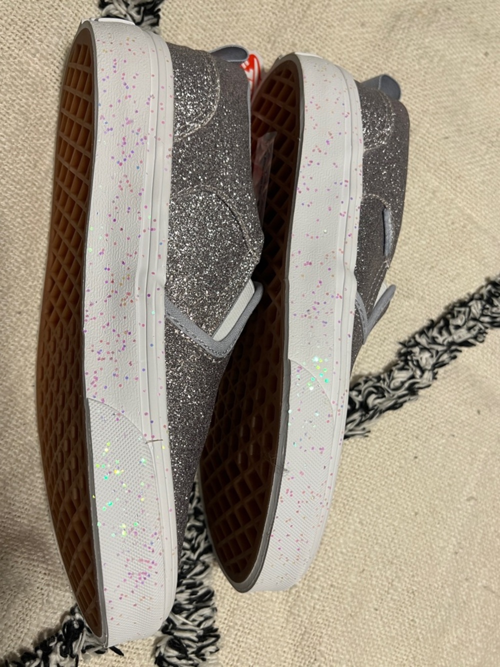 New Vans Asher Glitter Sidewall Light Grey Slip-On Sneakers size 4 MY - Picture 4 of 7